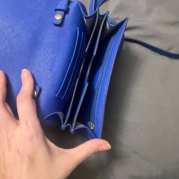 Michael Kors crossbody purse - Picture 4 of 8